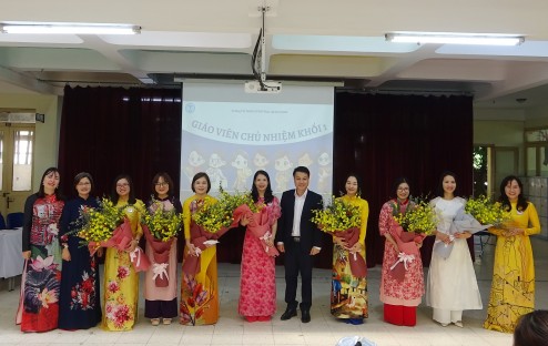 Họp phụ huynh đầu cấp: Đồng hành cùng con trong chặng đường mới